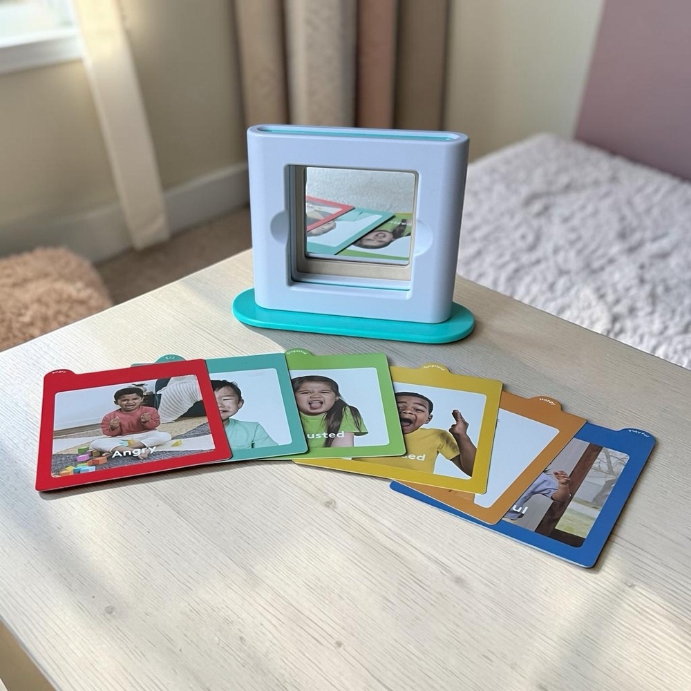Lovevery Emotion Match Mirror Card Set The Enthusiast Play Kit 28 29 30 Months